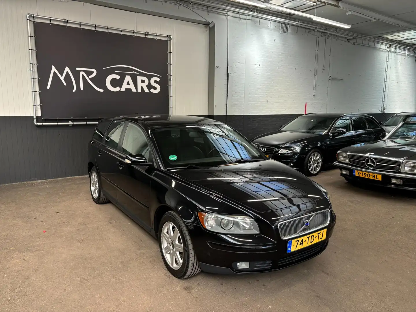 Volvo V50 2.4 Edition II Airco/Cruise Control Zwart - 2