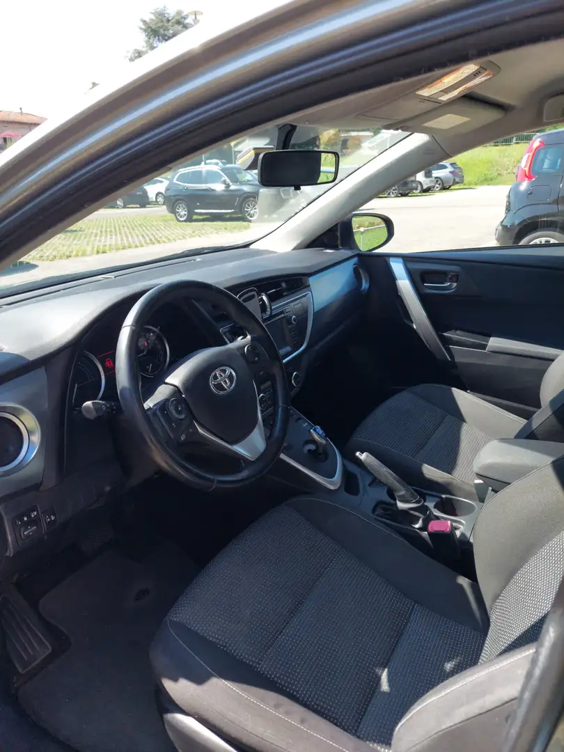 Toyota Auris Auris II 2013 5p 1.8h Lounge Argento - 2