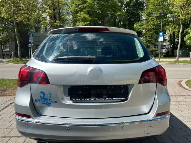 Opel Astra view 4