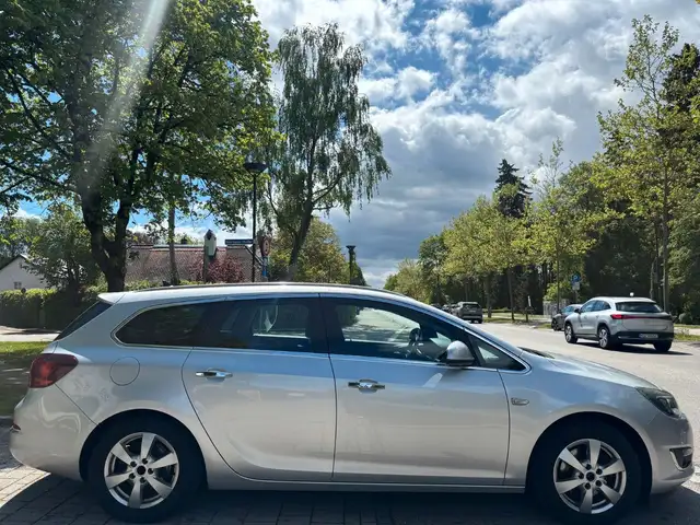 Opel Astra view 6