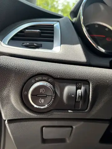 Opel Astra view 10