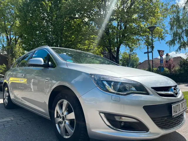 Opel Astra view 7