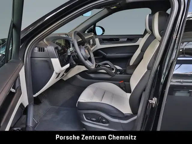 Porsche Cayenne view 12