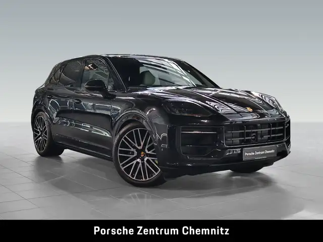 Porsche Cayenne view 9