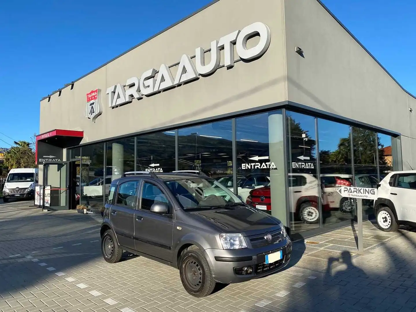 Fiat Panda 1.2 Climbing Natural Power Grijs - 1