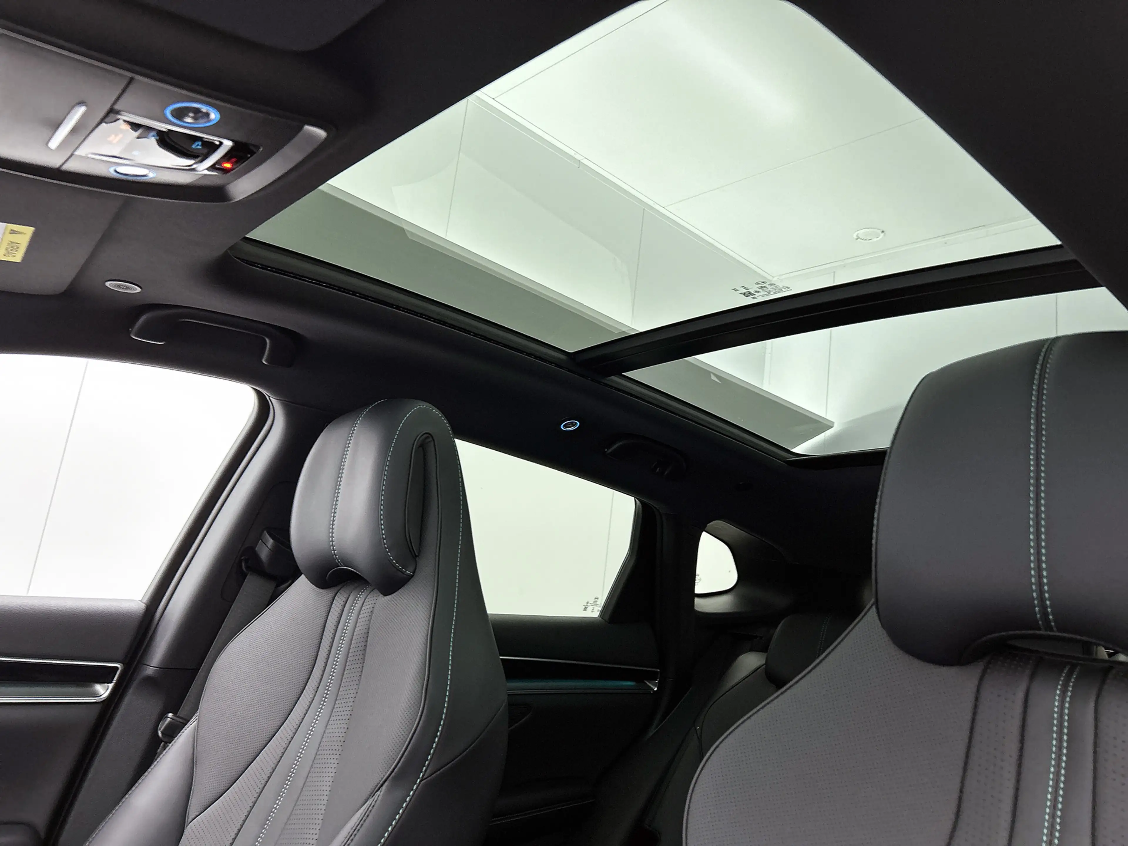 BYD Seal U 1.5 DM-i FWD Boost | 80KM EV WLTP — photo 4