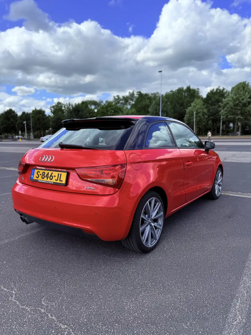 Audi A1 1.4 TFSI S line Sportpaket Rood - 2