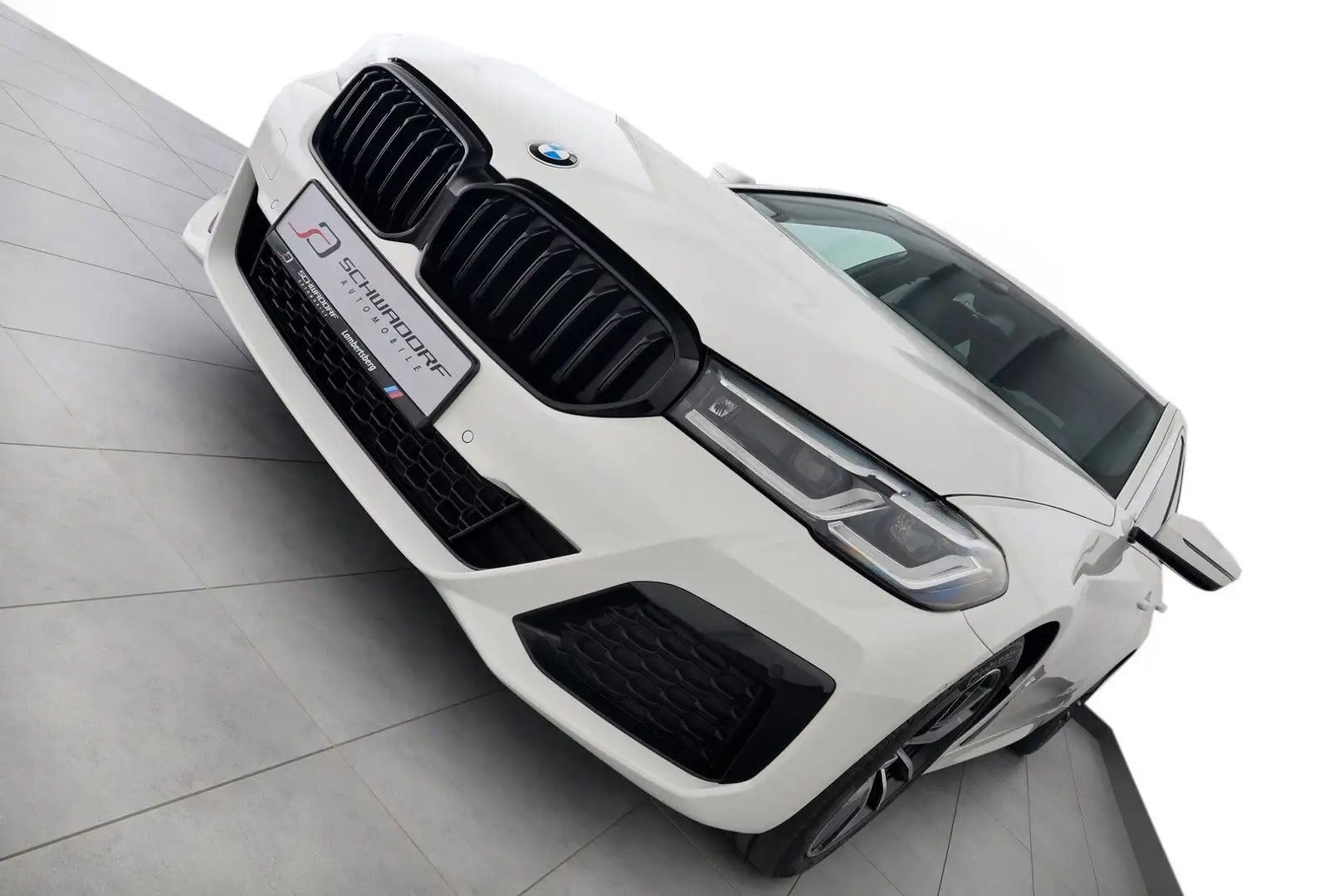 BMW 540 d xDrive Touring M Sport RFK AHK 1.Hand Weiß - 2