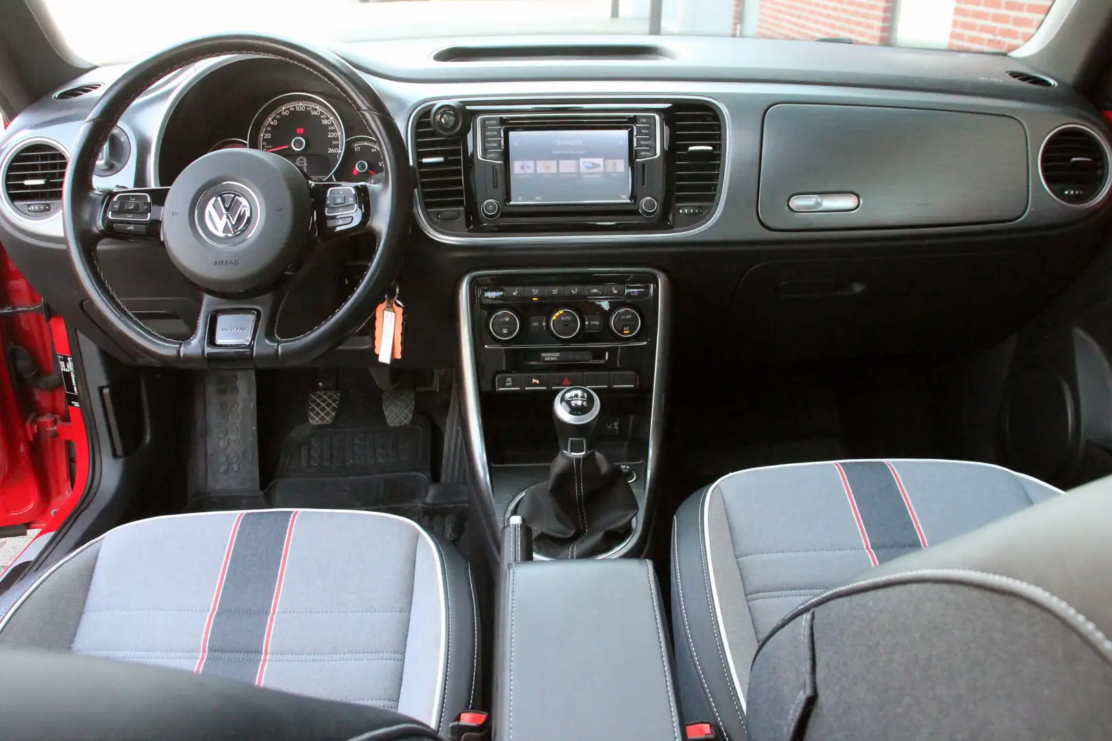 Volkswagen Beetle 1.2 TSI Exclusive Series Denim ✅ Panodak ✅ Navigat Rouge - 2