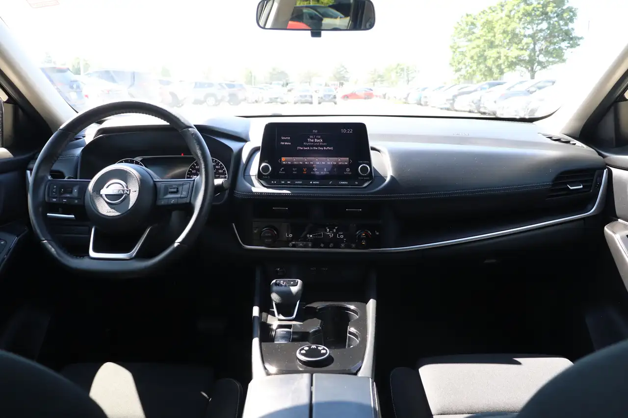 Nissan Rogue снимка Nissan Rogue
