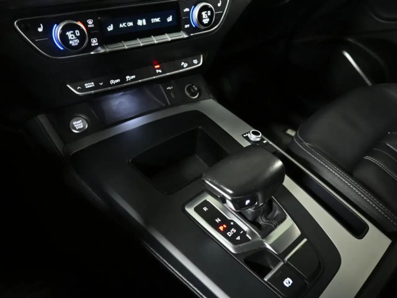 Audi Q5 снимка Audi Q5