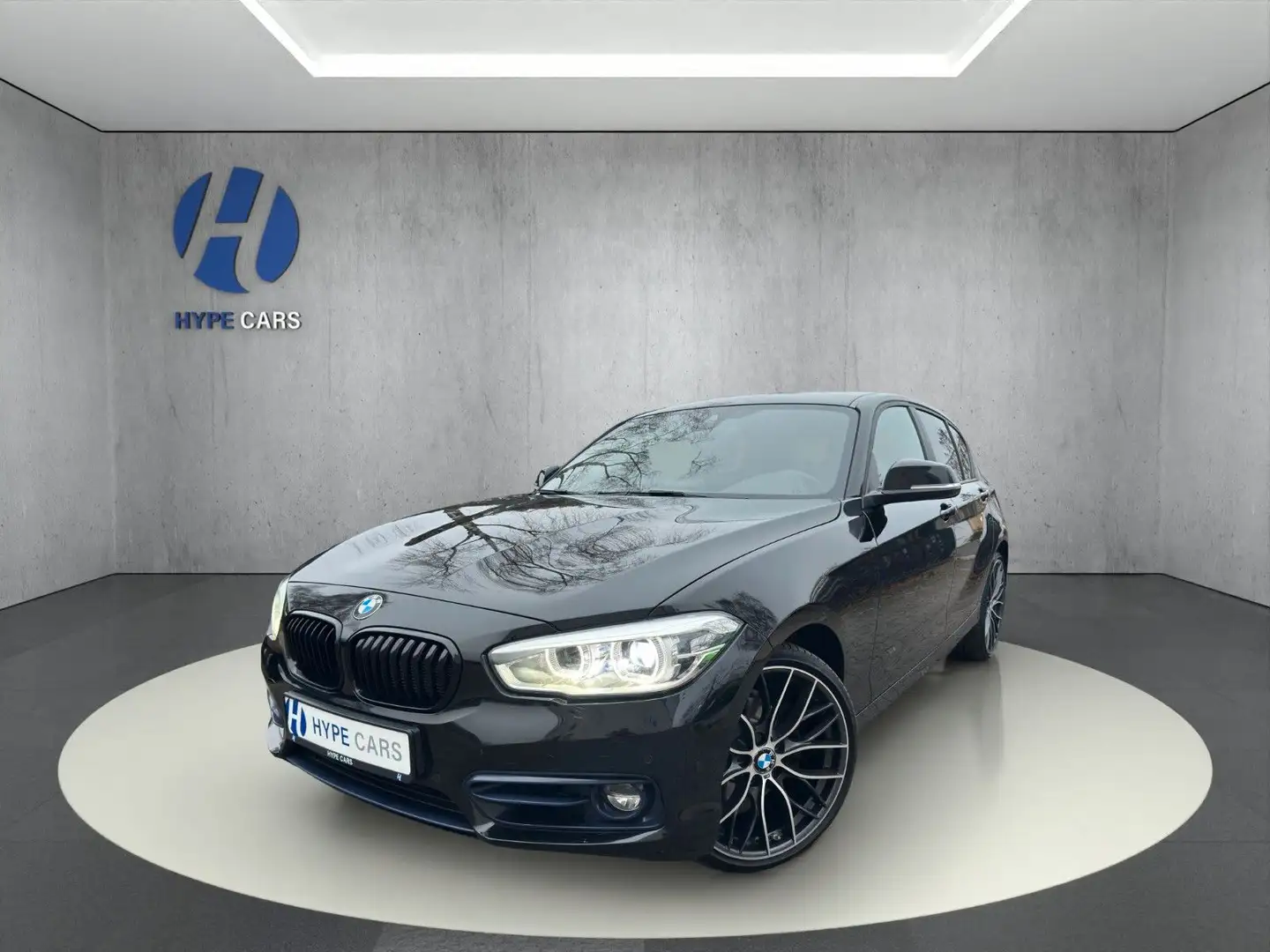BMW 120 d Sport Line LED Navi RFK SHZ Noir - 1