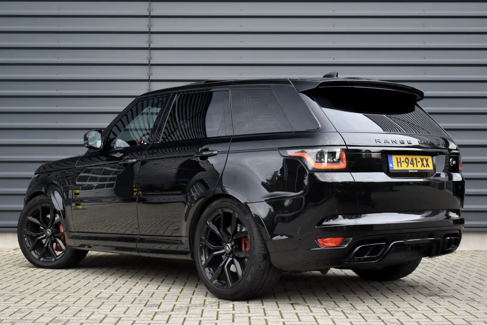 Land Rover Range Rover Sport 5.0 V8 SC SVR 575pk | Pano | Meridian Surround | M Zwart - 2