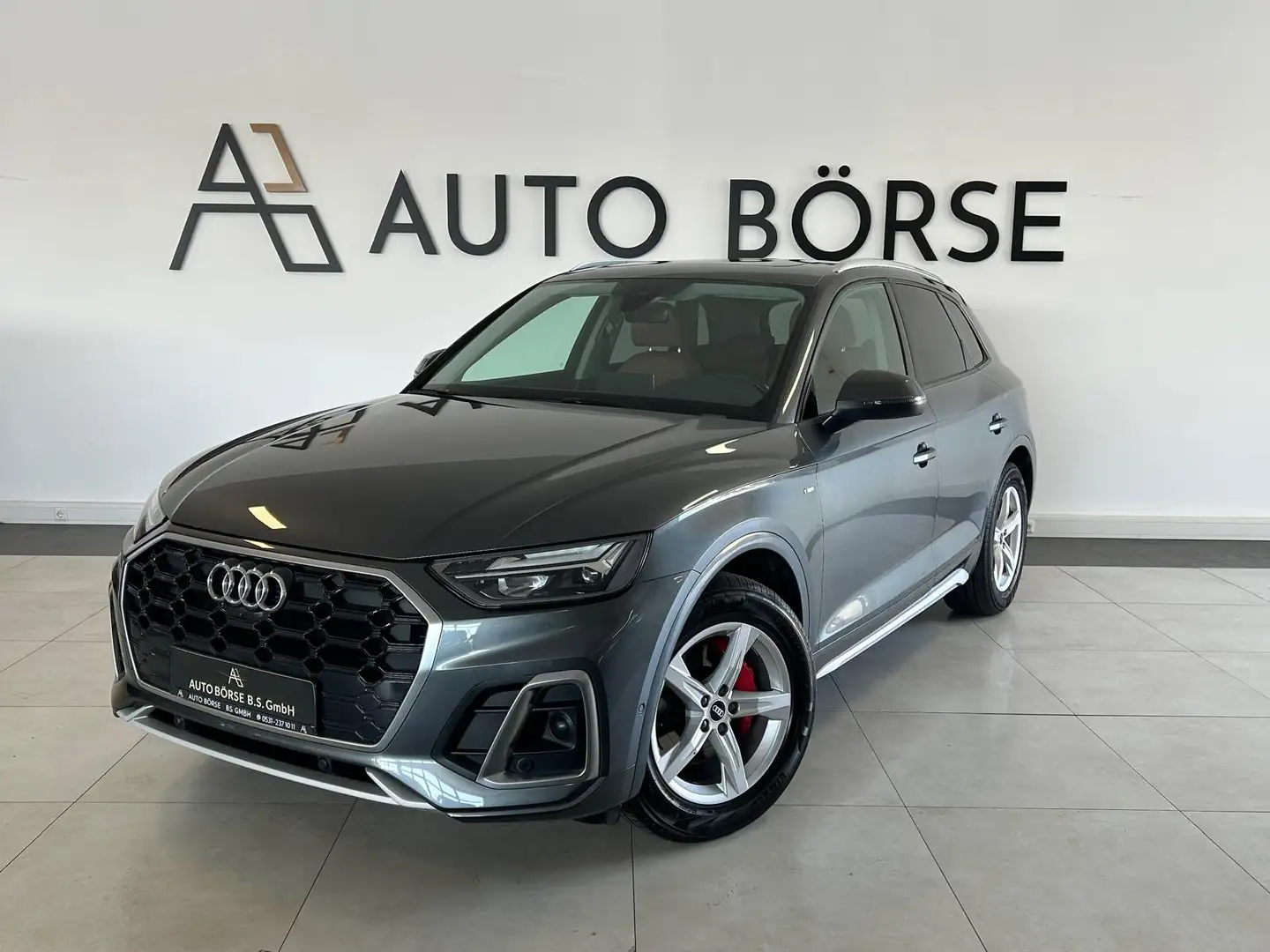 Audi Q5 35 TDI S Line*NAVI*LEDER*360°CAM*B&O*ViCo*LED Šedá - 1