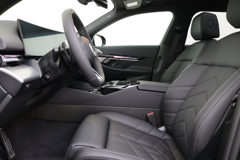 BMW 530 5 Serie Touring 530e M Sport Automaat / Trekhaak / — photo 12