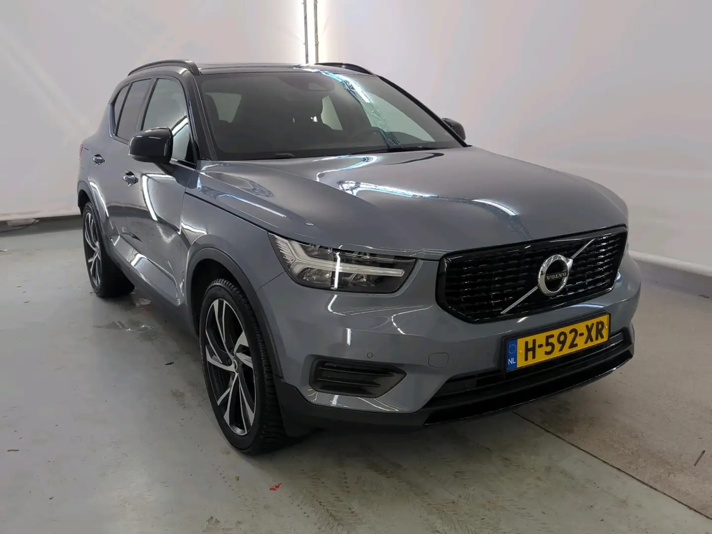 Volvo XC40 1.5 T5 262pk Automaat PHEV Twin Engine Inscription Grijs - 2