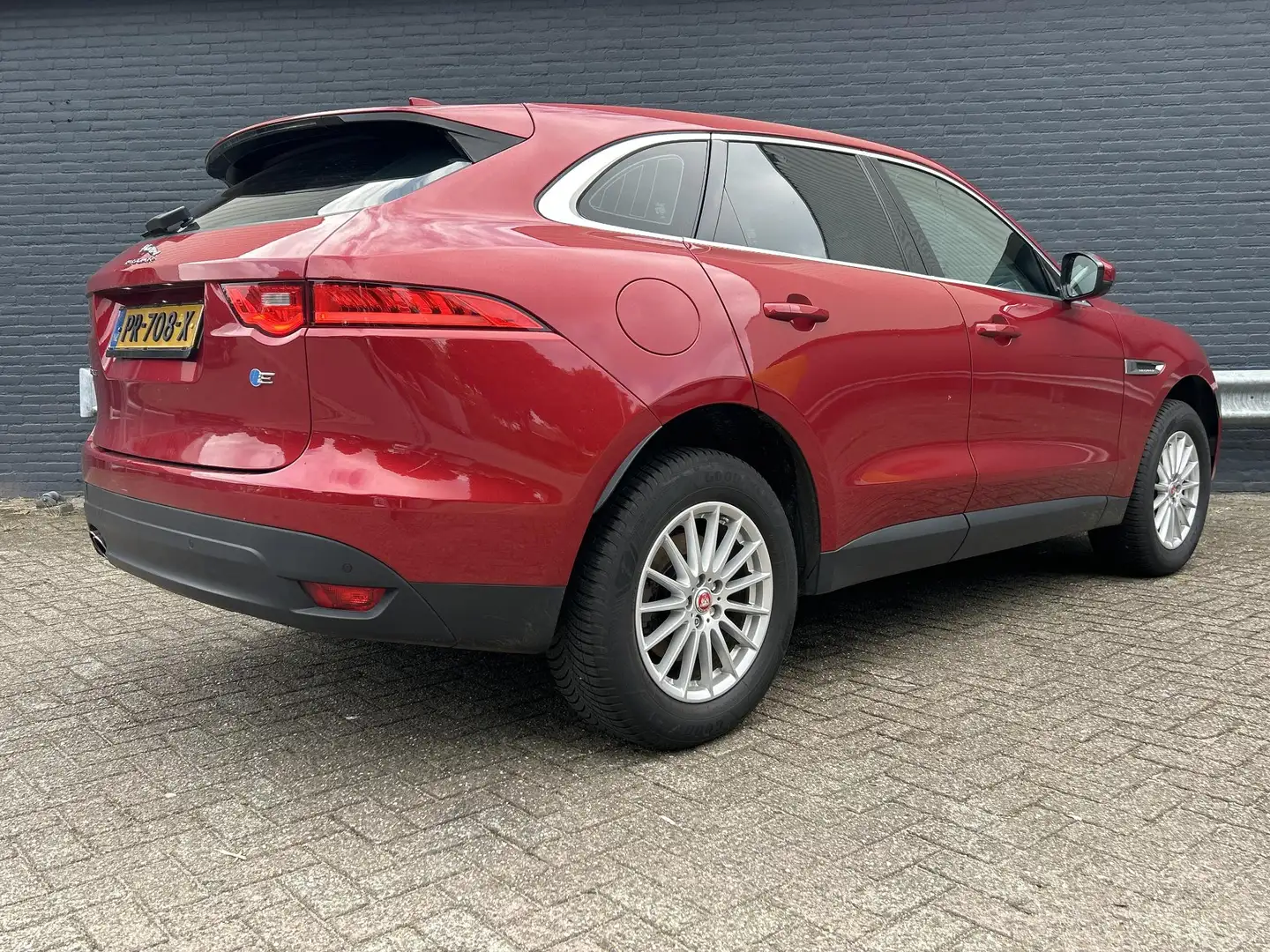 Jaguar F-Pace 2.0 Prestige E-Performance 20d | € 10.700,- NETTO! Rood - 2