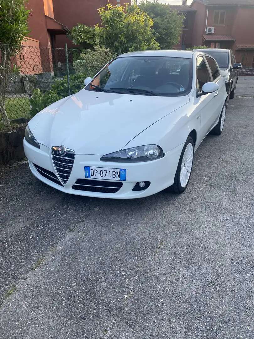 Alfa Romeo 147 5p 1.6 ts 16v BlackLine 105cv - 1
