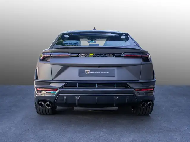 Lamborghini Urus view 4