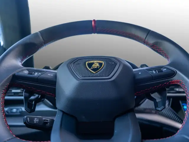 Lamborghini Urus view 14