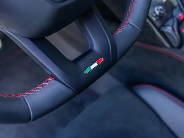 Lamborghini Urus view 15