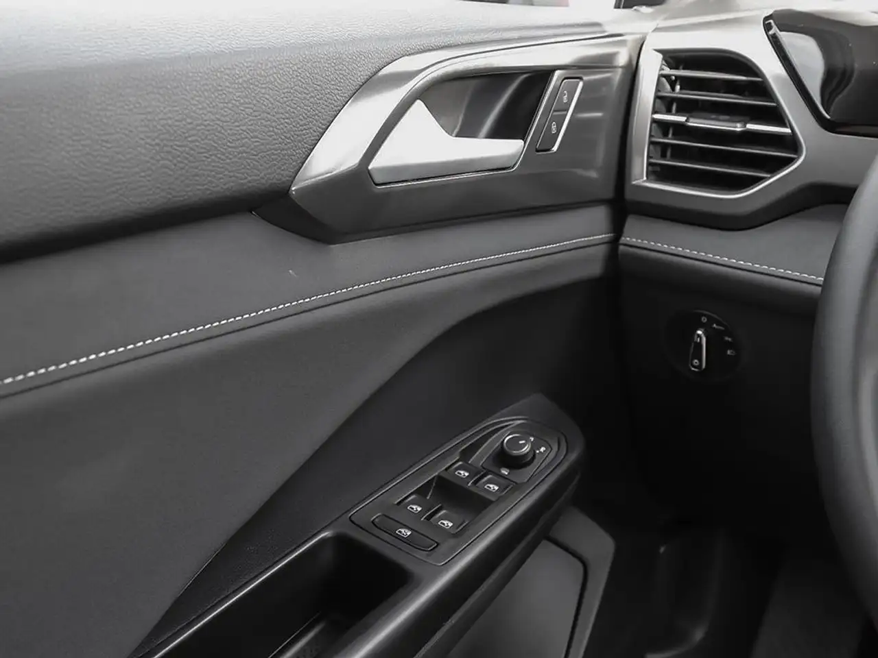 Volkswagen Taos снимка Volkswagen Taos