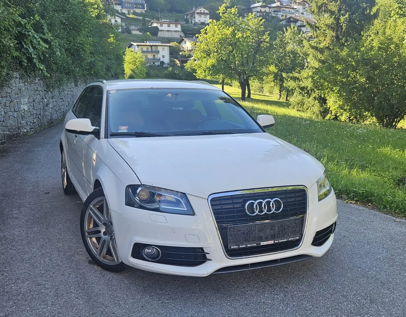 Audi A3 Attraction 2,0 TDI DPF - 1