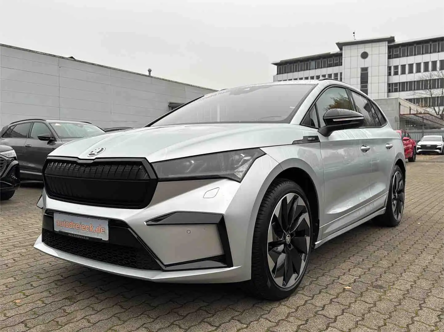 Skoda Enyaq 80 x Sportline ACC AHK DCC HuD 21Z 360° Argent - 1