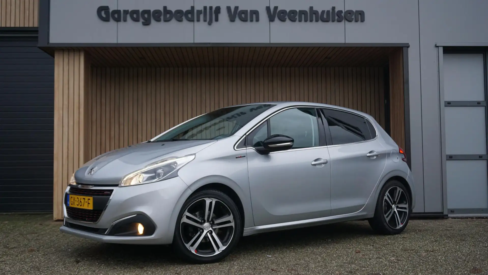 Peugeot 208 1.2 110pk 5Drs PureTech GT-line Navi App-Connect 1 Grijs - 1