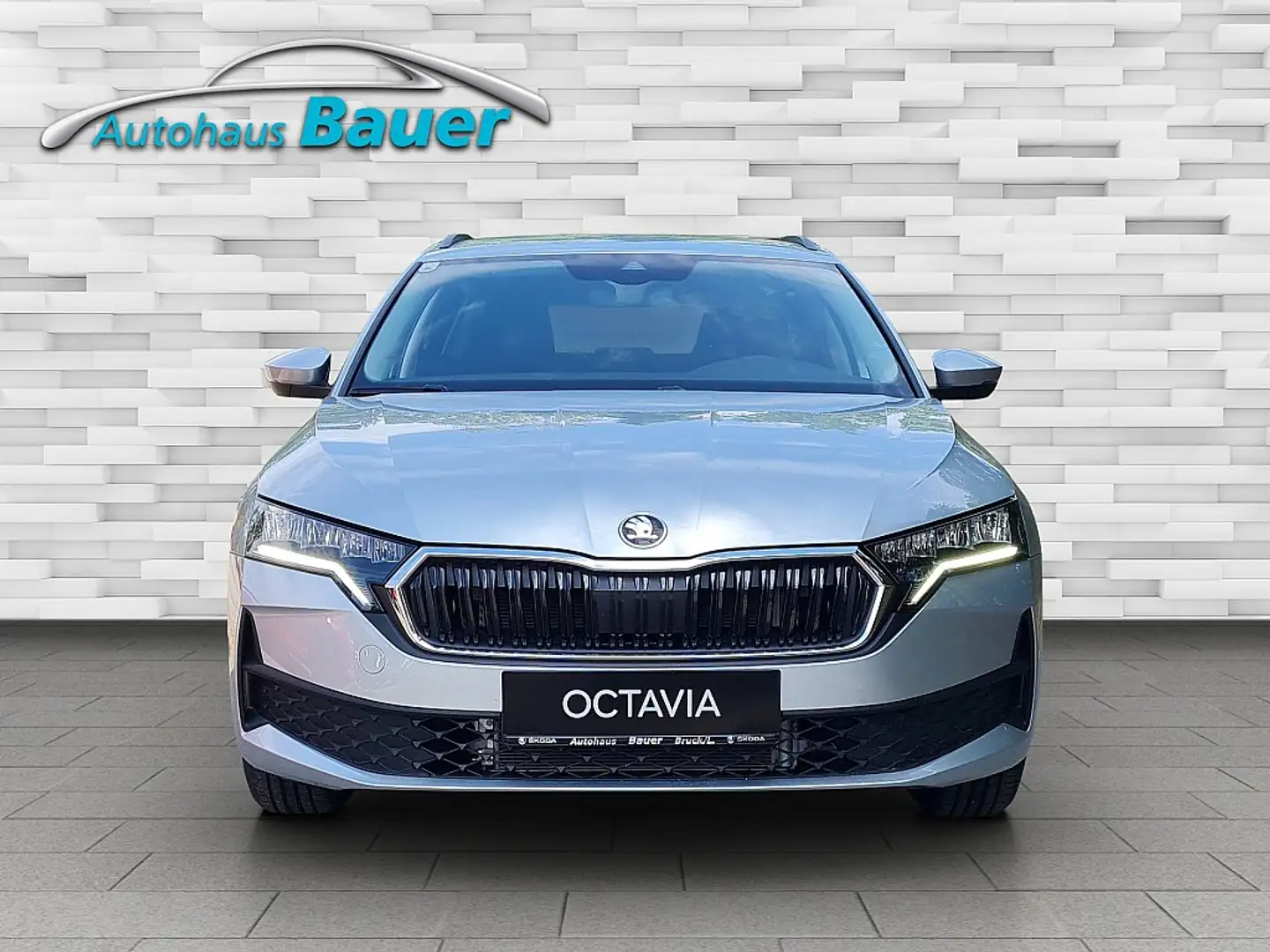Skoda Octavia Combi Essence TSI Silber - 2
