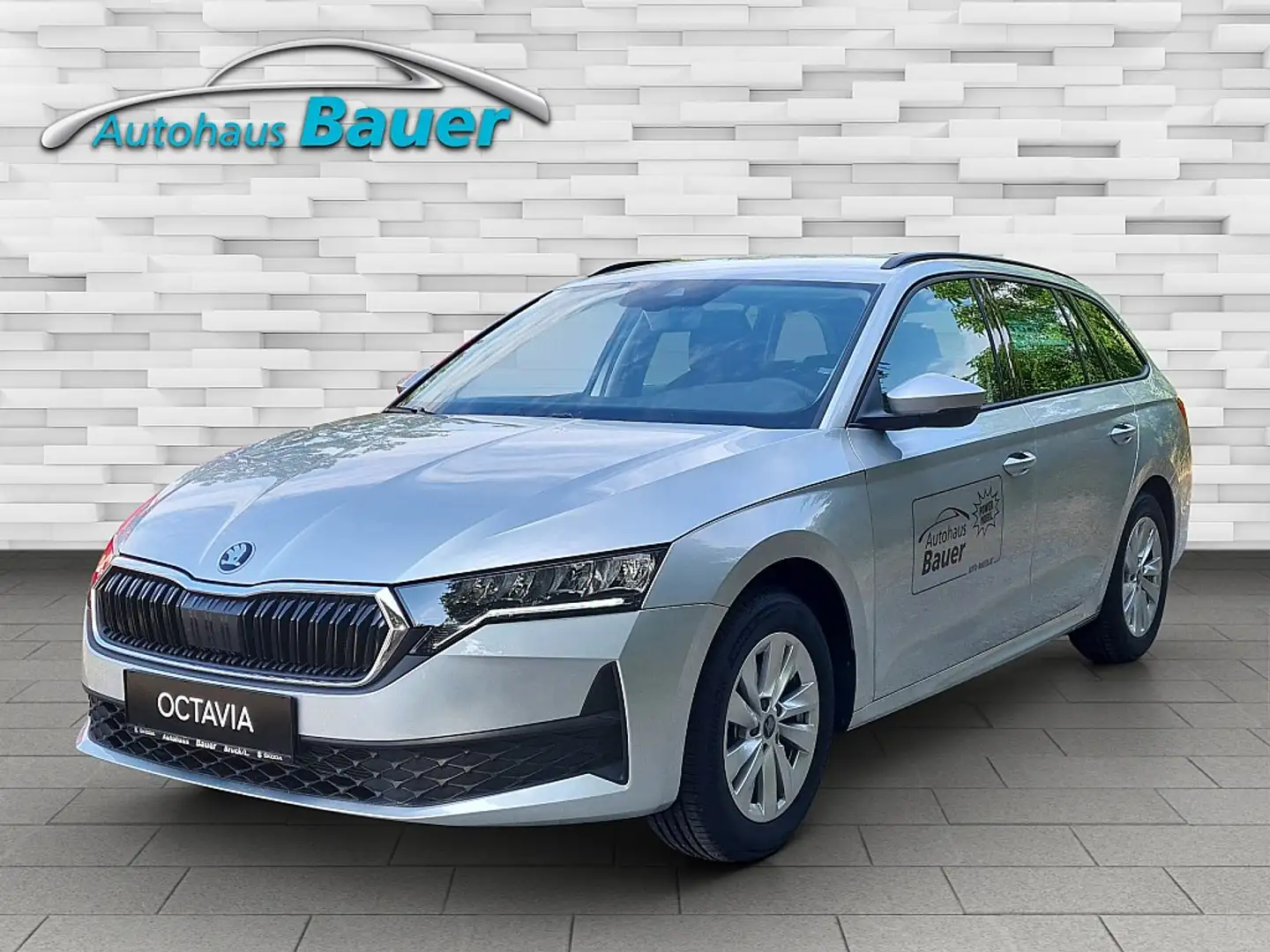 Skoda Octavia Kombi 1,5 TSI Essence Silber - 1