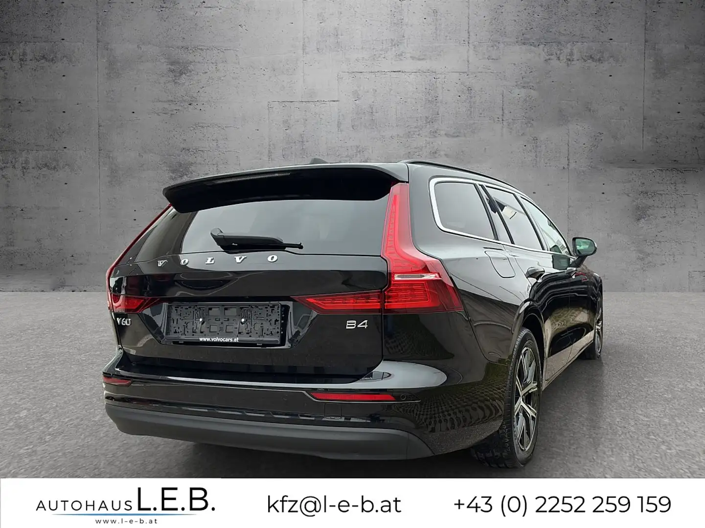 Volvo V60 B4 (P) Core Geartronic Schwarz - 2
