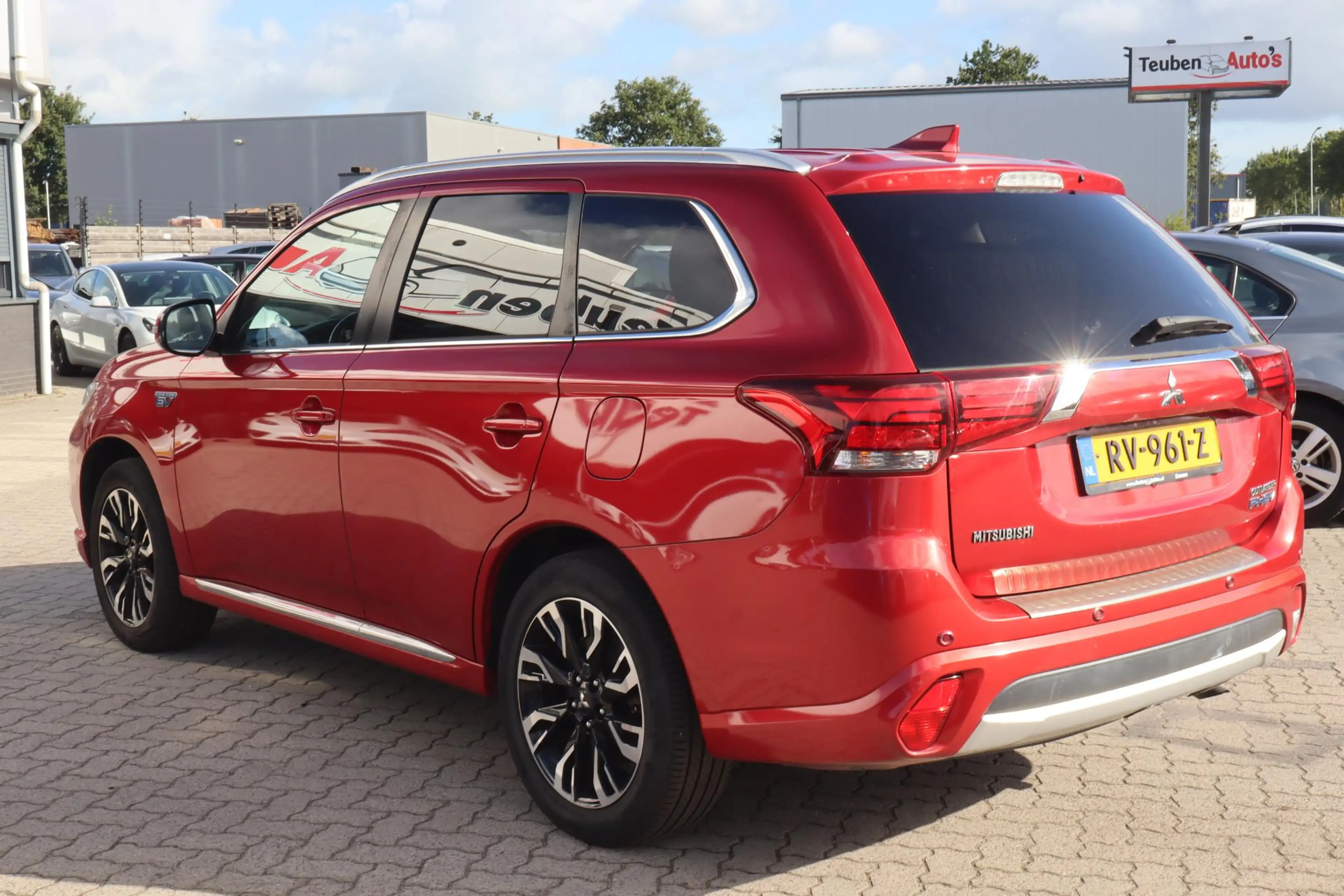 Mitsubishi Outlander 2.0 PHEV Premium | Achteruitrijcamera | Stoelverwa — photo 6