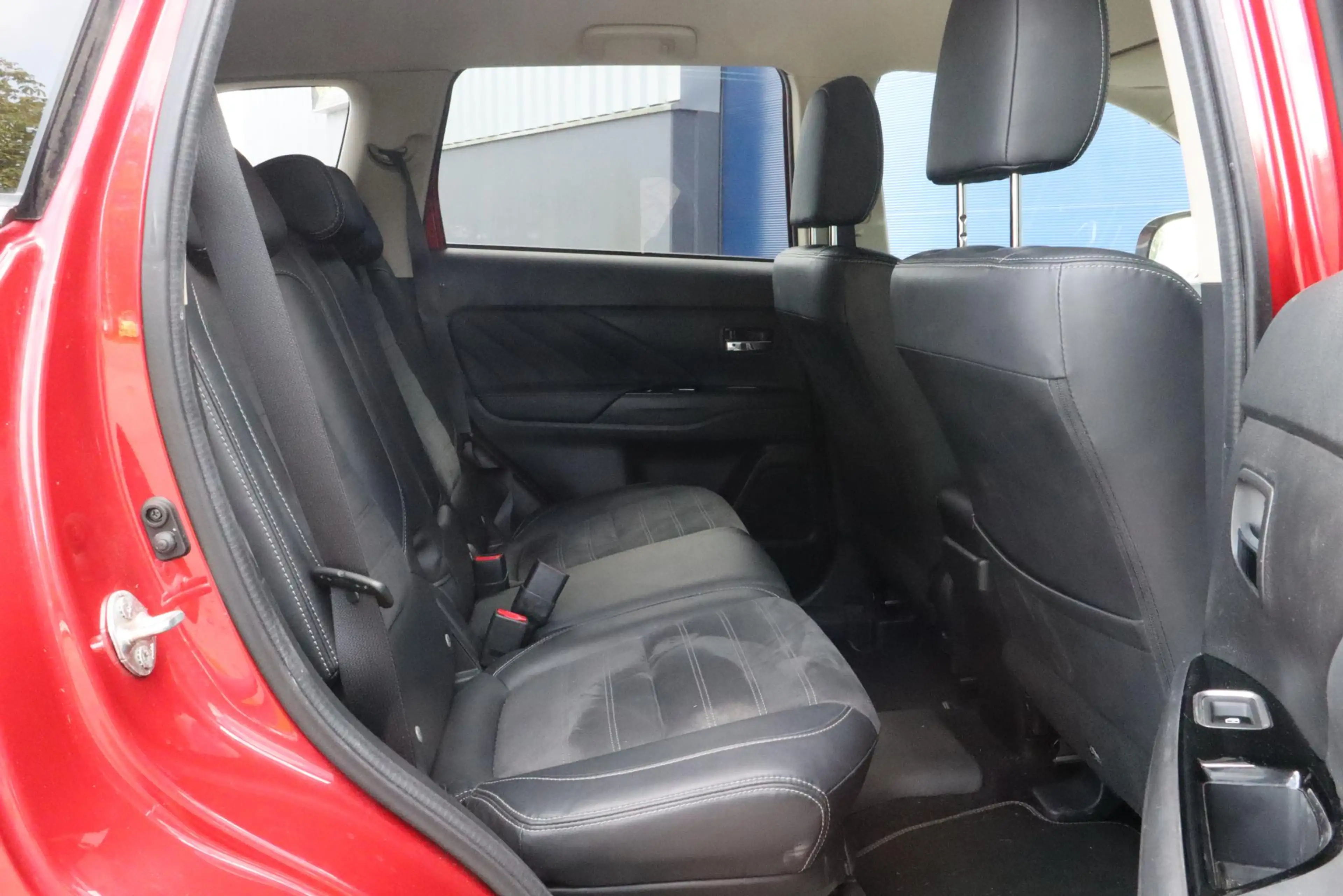 Mitsubishi Outlander 2.0 PHEV Premium | Achteruitrijcamera | Stoelverwa — photo 30