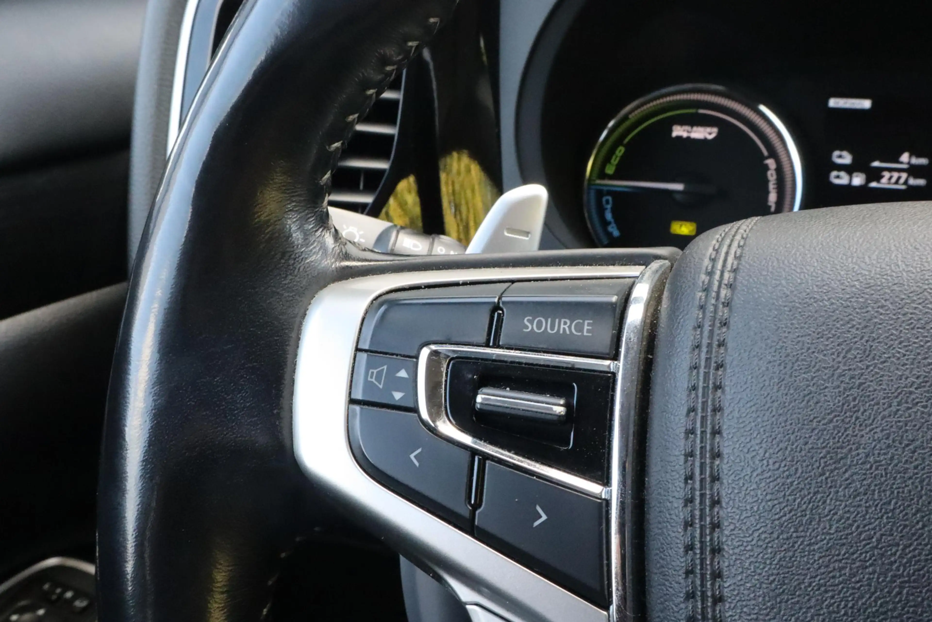 Mitsubishi Outlander 2.0 PHEV Premium | Achteruitrijcamera | Stoelverwa — photo 15