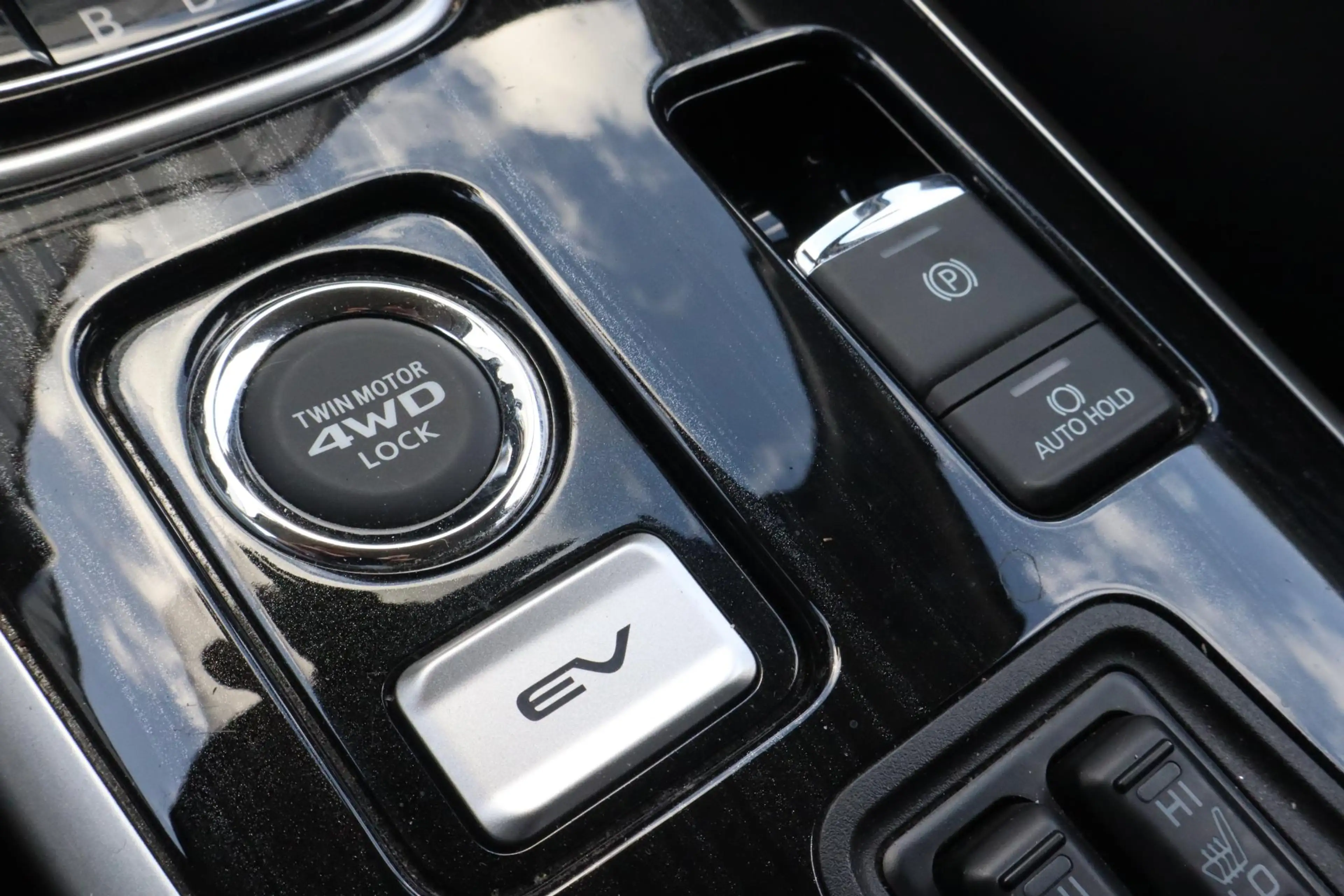 Mitsubishi Outlander 2.0 PHEV Premium | Achteruitrijcamera | Stoelverwa — photo 19
