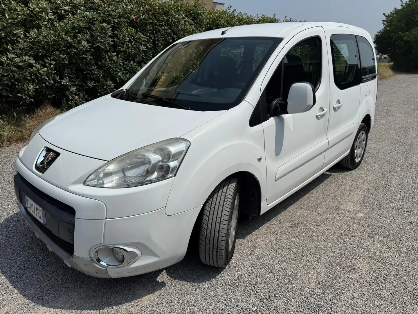 Peugeot Partner Tepee Mix 1.6 HDi 90CV Comfort Weiß - 1