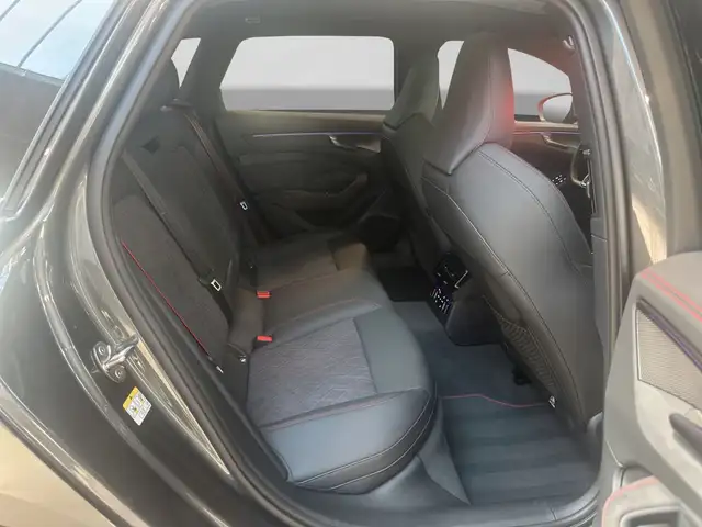 Audi A6 view 6