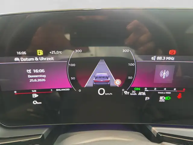 Audi A6 view 10