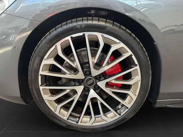Audi A6 view 7