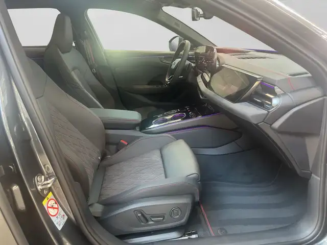 Audi A6 view 4