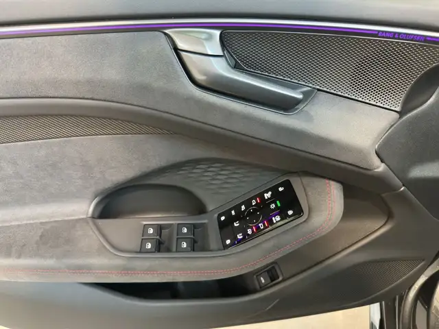 Audi A6 view 8
