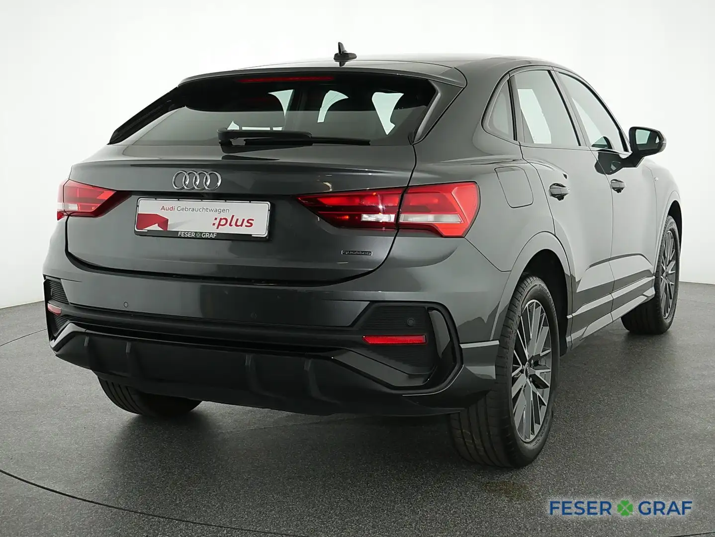 Audi Q3 Sportback 40 TFSI qu S Line Int Navi,Leder,AHK,Kam Grijs - 2