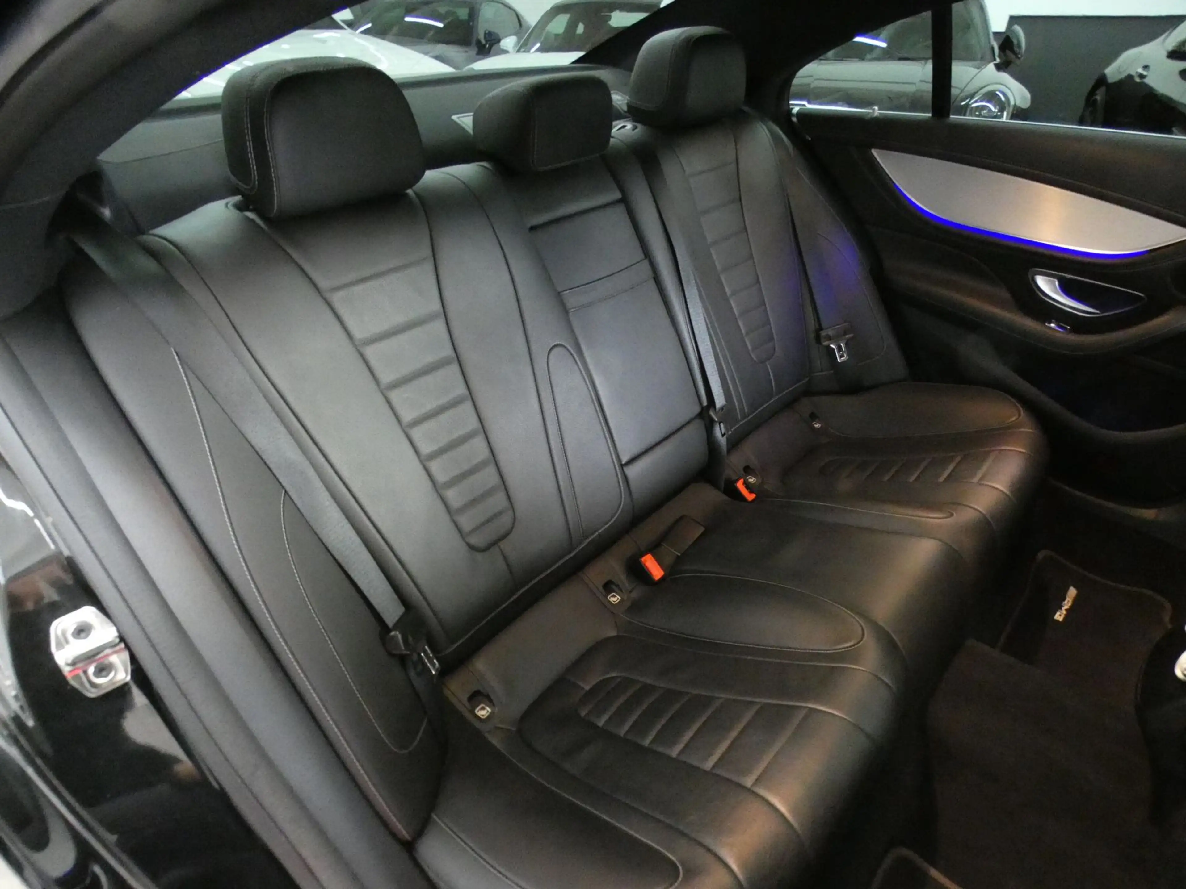 Mercedes-Benz CLS 220 d Coupe AMG*LED*NAVI*DISTRONIC*360°CAM — photo 12