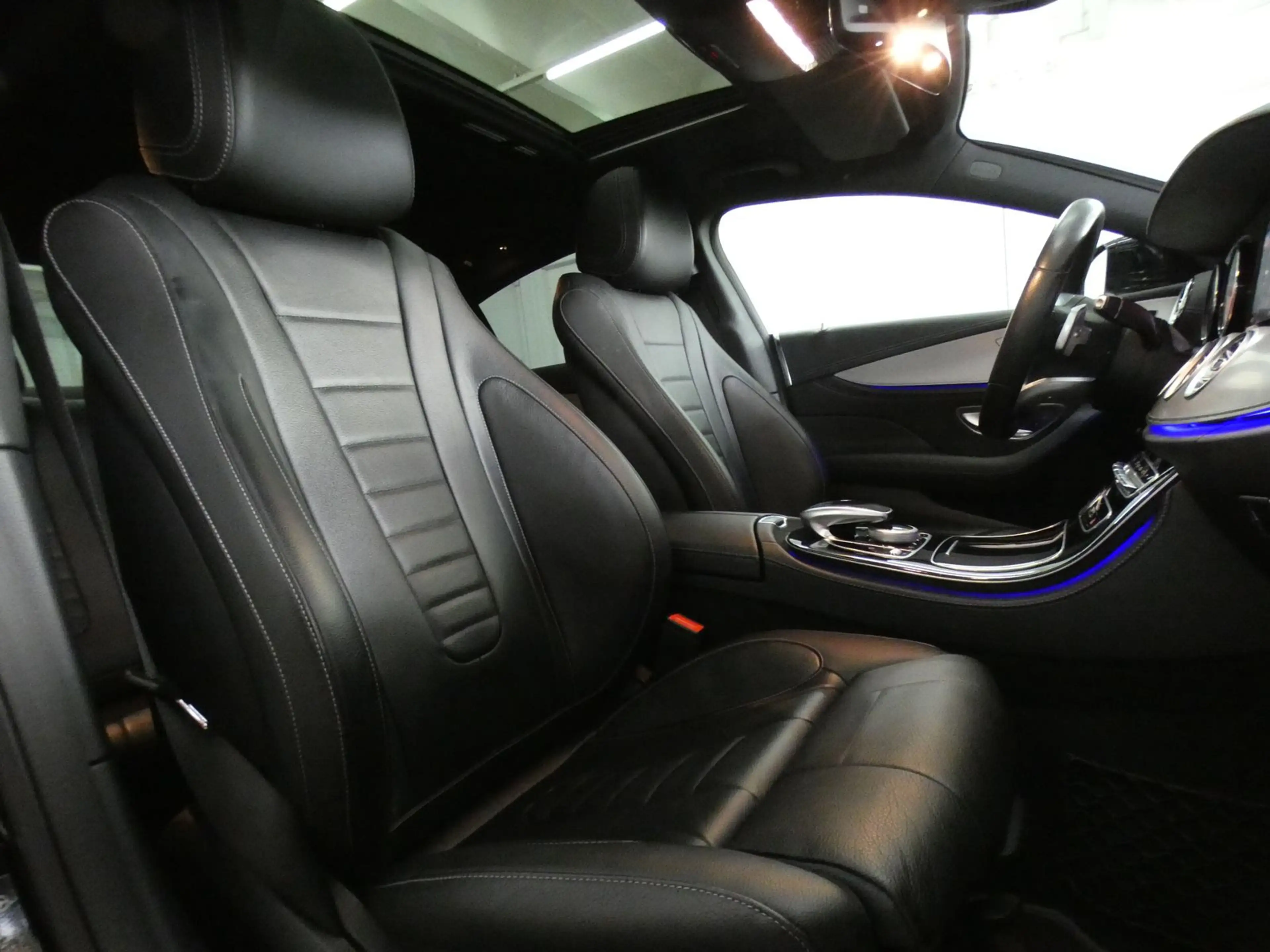 Mercedes-Benz CLS 220 d Coupe AMG*LED*NAVI*DISTRONIC*360°CAM — photo 10