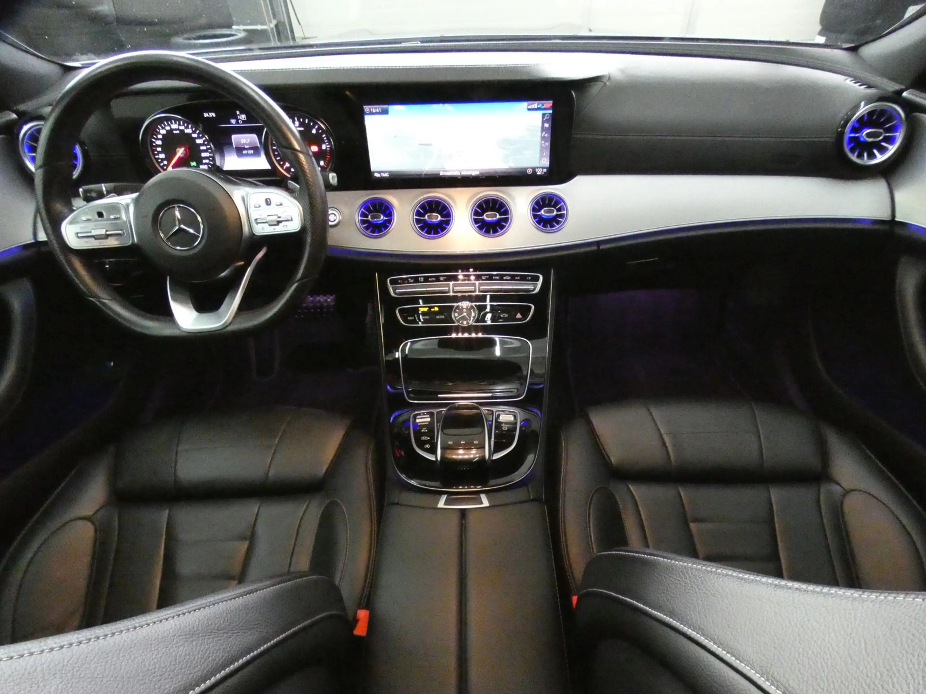 Mercedes-Benz CLS 220 d Coupe AMG*LED*NAVI*DISTRONIC*360°CAM — photo 11