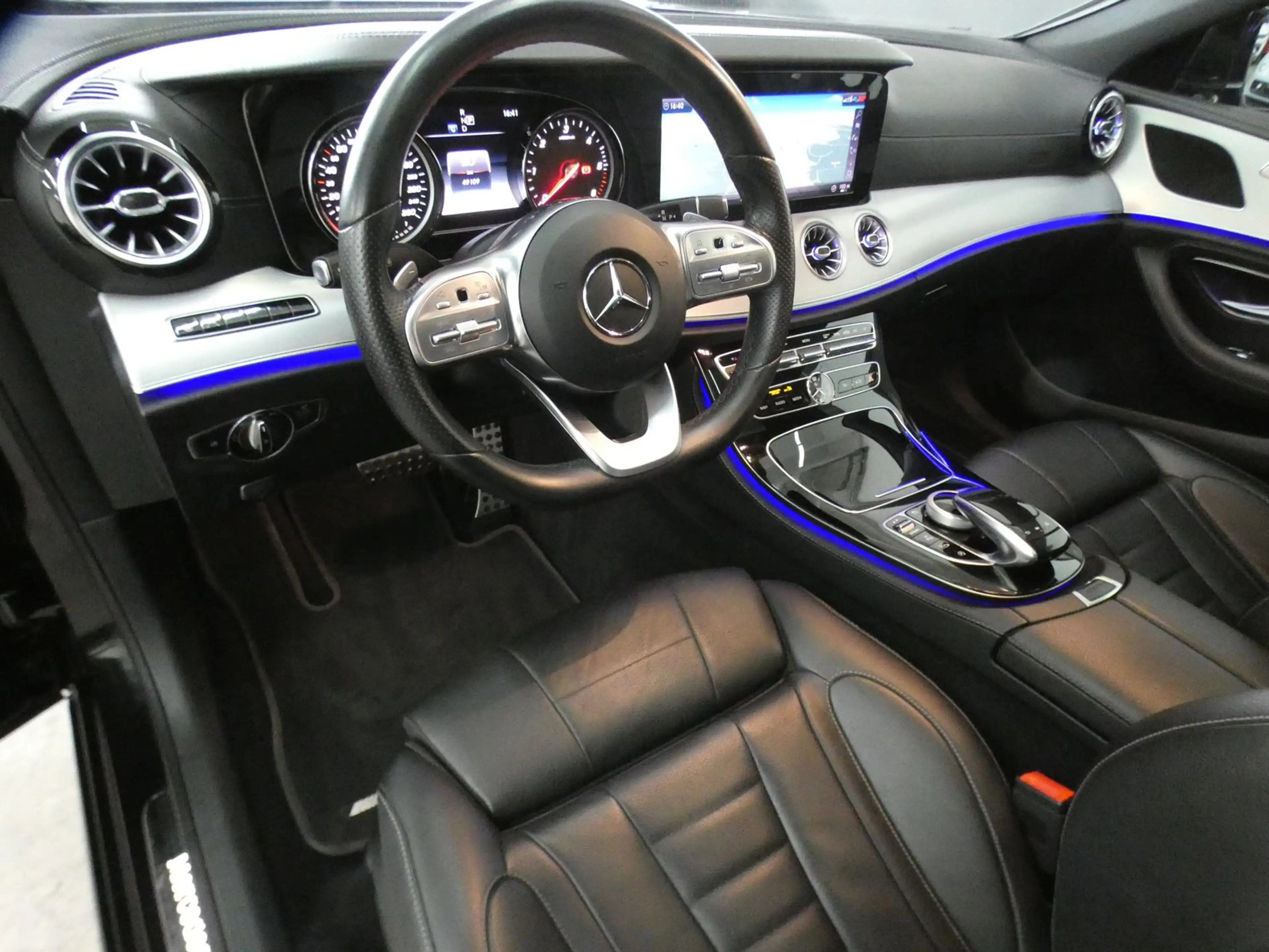 Mercedes-Benz CLS 220 d Coupe AMG*LED*NAVI*DISTRONIC*360°CAM — photo 7