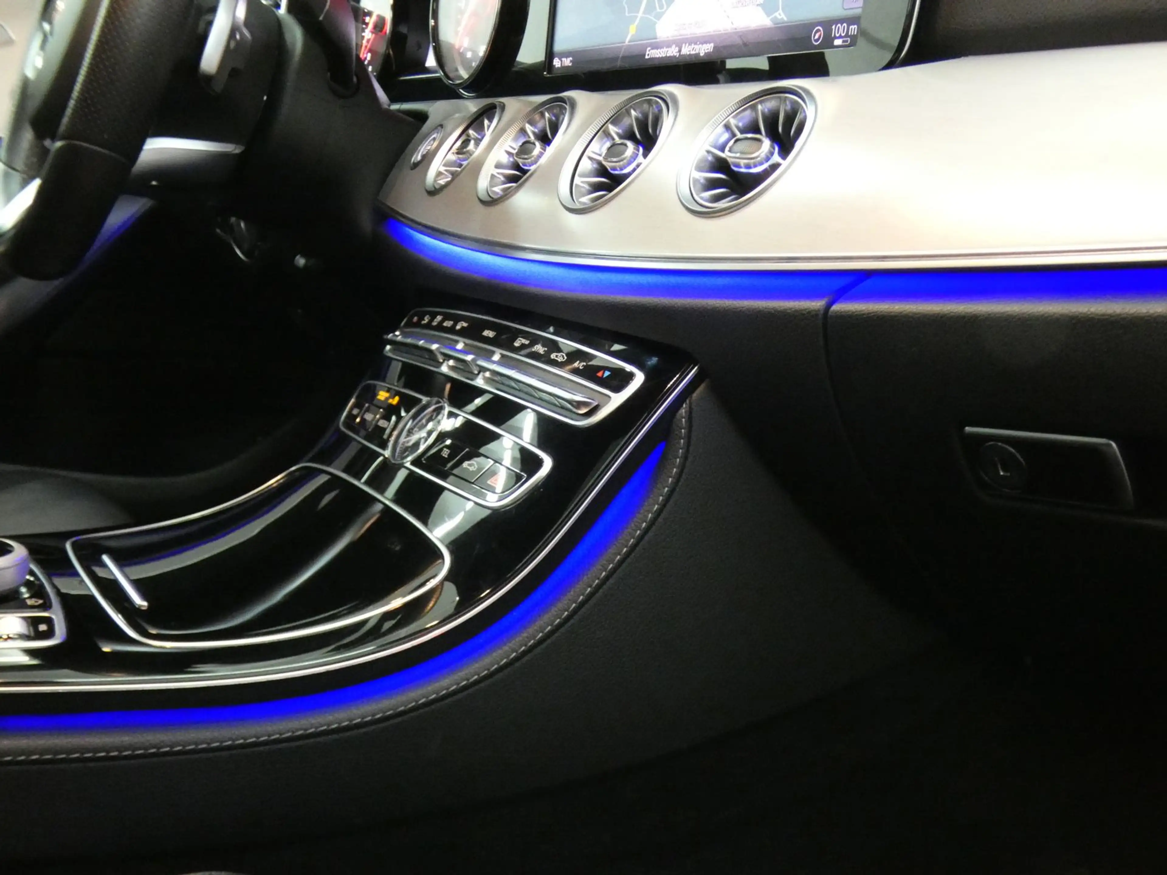 Mercedes-Benz CLS 220 d Coupe AMG*LED*NAVI*DISTRONIC*360°CAM — photo 14