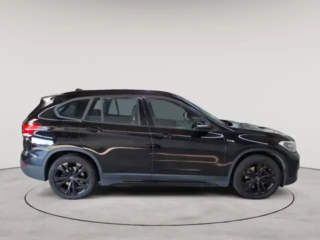 BMW X1 view 3