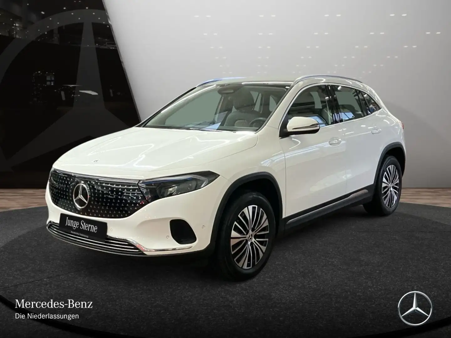 Mercedes-Benz EQB 350 EQA 350 4M ELECTRICART+PLUS-PAKET+AHK+PANO+KAMERA Weiß - 2